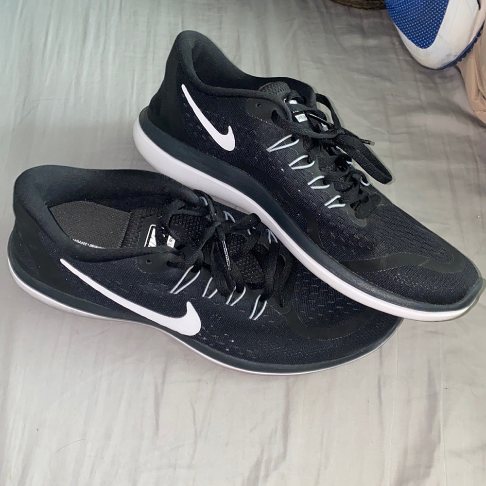Nike Women Flex 2017 Run Shoes, Size 11